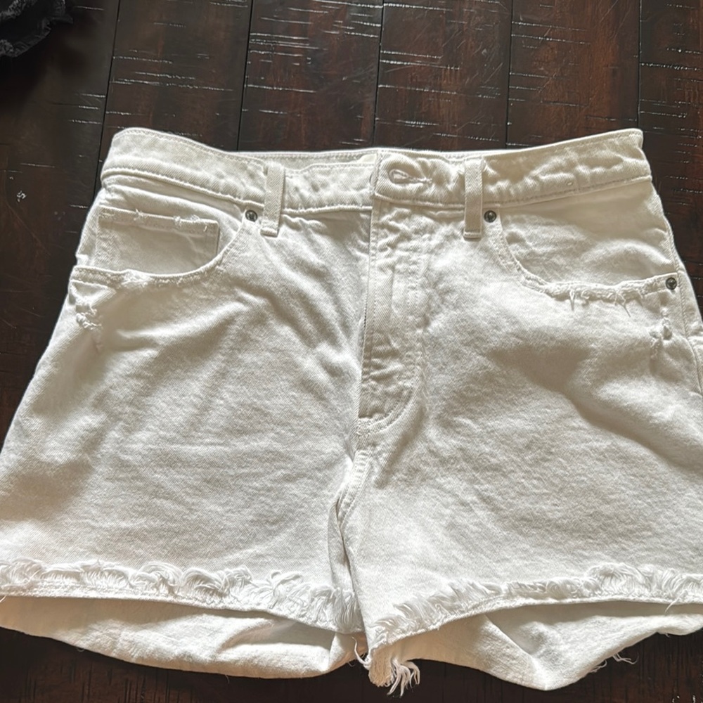 Abercrombie & Fitch curve love high rise 4inch White Jean Shorts 10/30